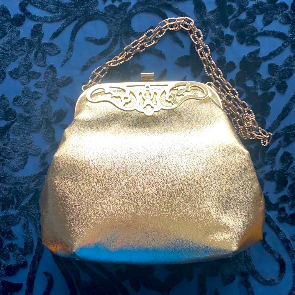 1970’s GOLD bag! 😍 vegan, cell phone friendly! Vtg